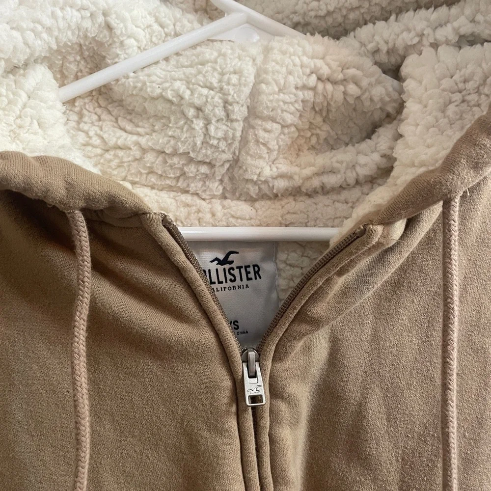 **sold** **sold** Hollister Sherpa-Lined Full-Zip Cropped Hoodie XS - Picture 4 of 4